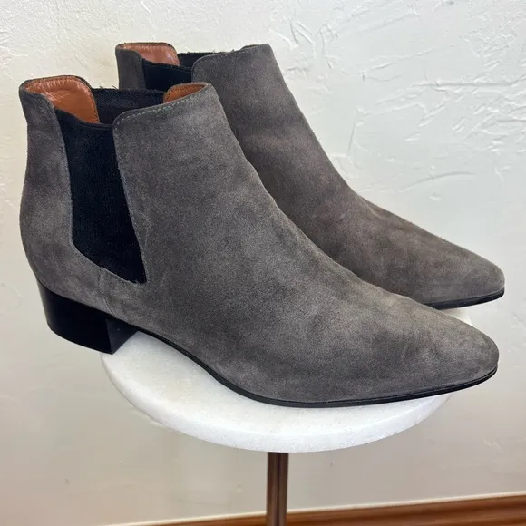 AQUATALIA Grey Suede‎ Leather Ankle Bootie Flat Pointed Toe Heel Women's Size 10