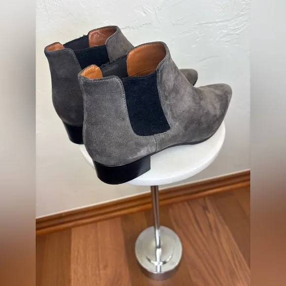 AQUATALIA Grey Suede‎ Leather Ankle Bootie Flat Pointed Toe Heel Women's Size 10