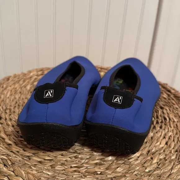 ARCOPEDICO Blue Women's Slip-on Shoes - 42 - Great Condition