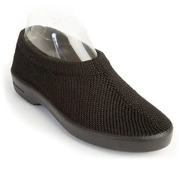 ARCOPEDICO Women’s Softs 01/1061 Knit Slip-Ons in the Size 42/ 10.5-11 US in Blk
