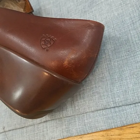 Ariat caramel brown leather slip on Comfort loafer shoes 9B
