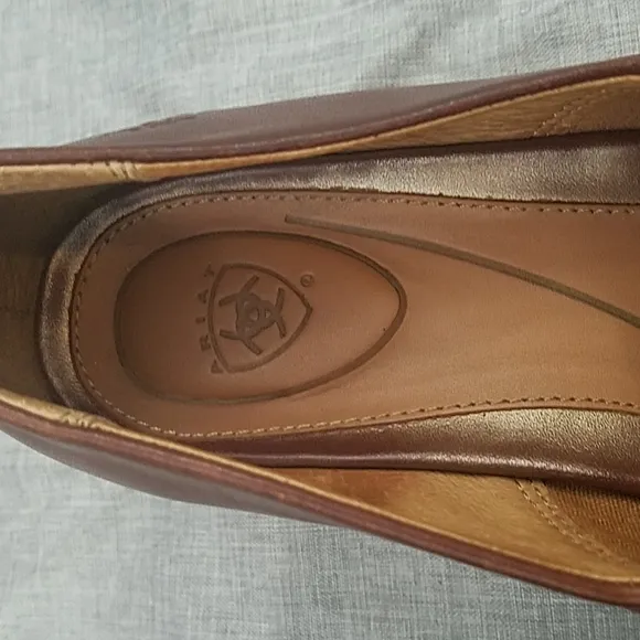 Ariat caramel brown leather slip on Comfort loafer shoes 9B