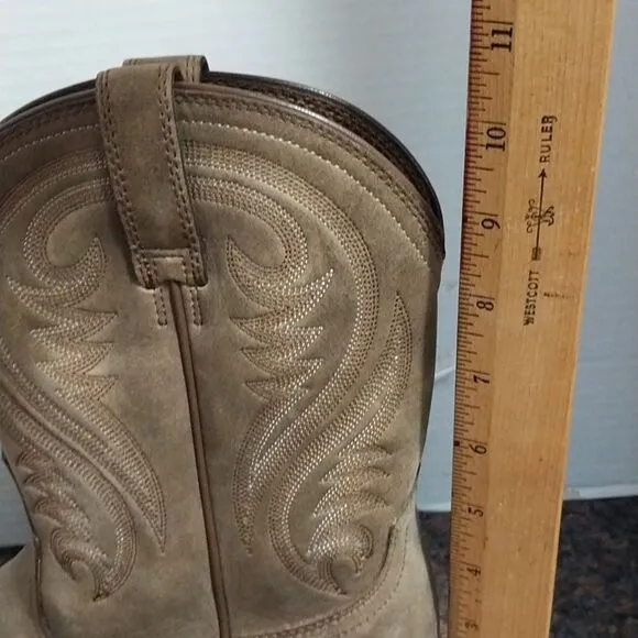 Ariat Premium Cowboy Boots...Size 8.5...EUC