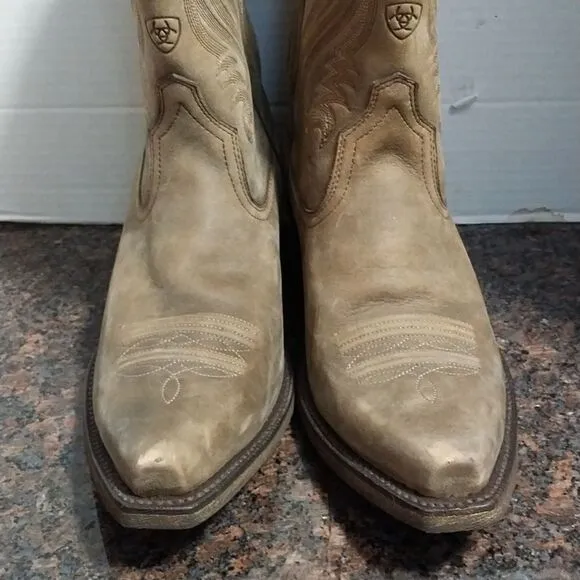 Ariat Premium Cowboy Boots...Size 8.5...EUC