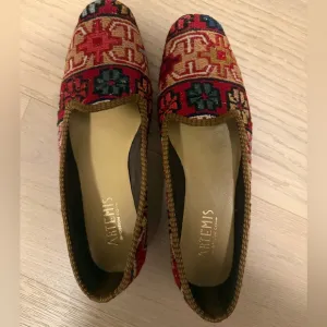 Artemis Design Co Turkish Kilim Red Women's Ballet Flat Shoes - 10/41