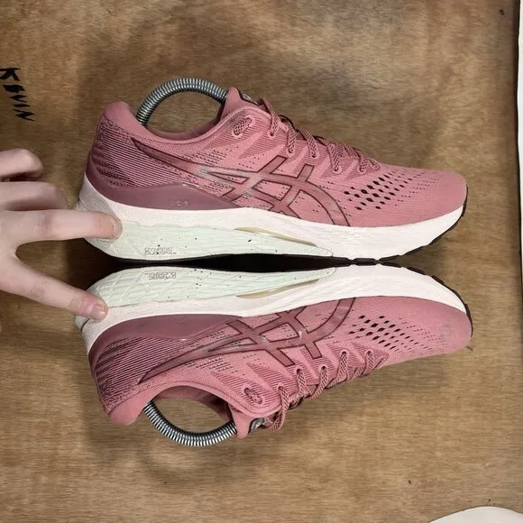 Asics Gel-Kayano 28 Women's Size 10.5 Running Shoes Pink