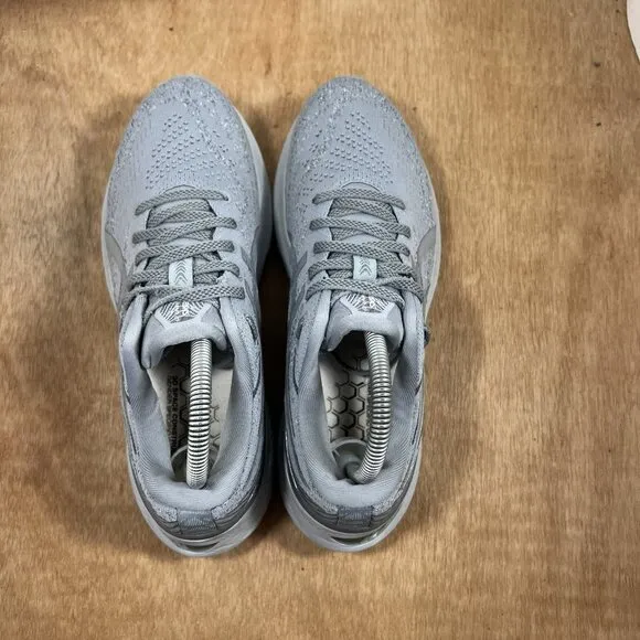 Asics Gel-Kayano 29 Women's Size 8.5 Grey Lace Up Running Shoes.