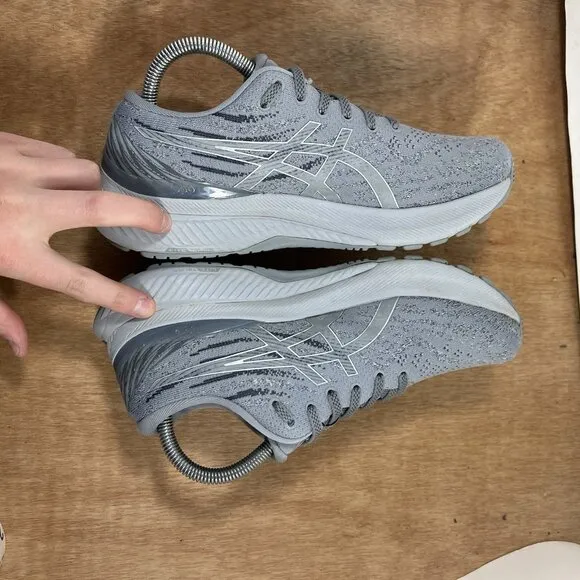 Asics Gel-Kayano 29 Women's Size 8.5 Grey Lace Up Running Shoes.