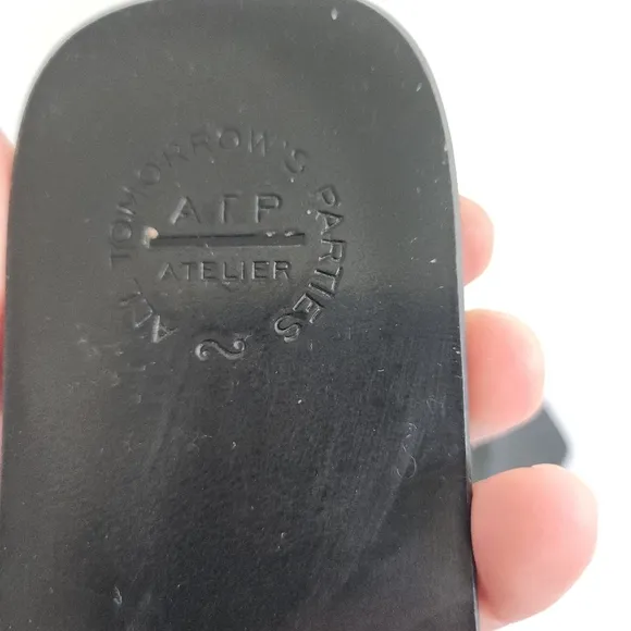 ATP Atelier black Leather flat sandals