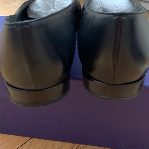 Authentic Stuart Weitzman leather flat shoes