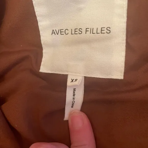 𝅺AVEC LES FILLES Quilted Velvet Zip Jacket In dark camel