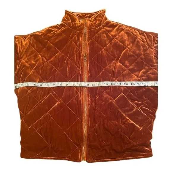 𝅺AVEC LES FILLES Quilted Velvet Zip Jacket In dark camel
