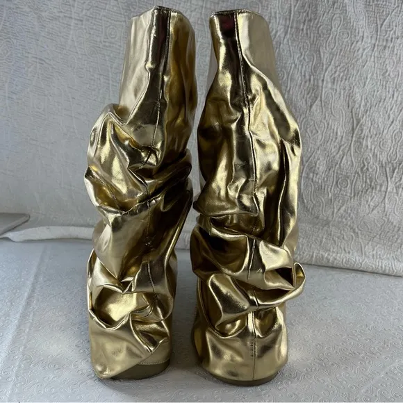 Azalea Wang Mate Metallic Chunky Flat Boot Shiny Gold 10 Rave Festival Party Fun