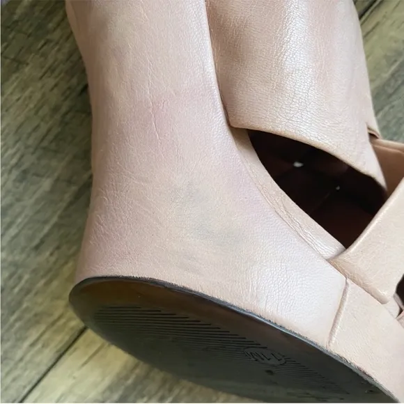 B. Makowsky BF Nicole Blush Pink Strappy Heeled Sandals Size 11