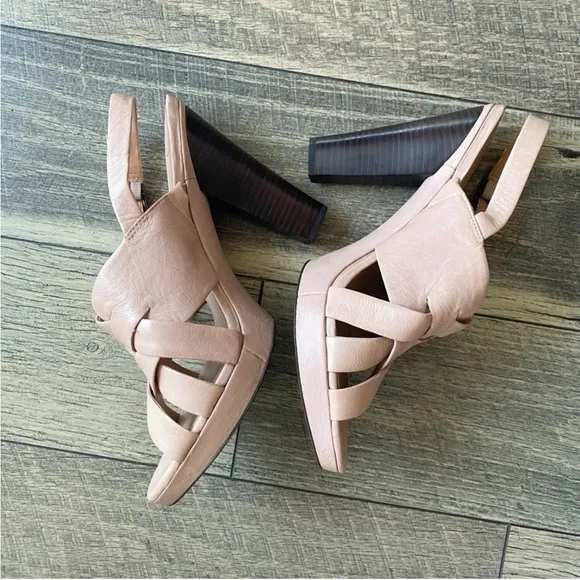 B. Makowsky BF Nicole Blush Pink Strappy Heeled Sandals Size 11