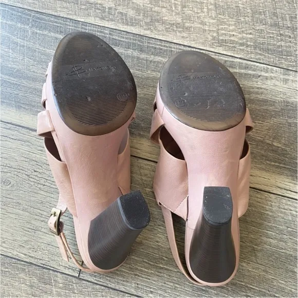 B. Makowsky BF Nicole Blush Pink Strappy Heeled Sandals Size 11