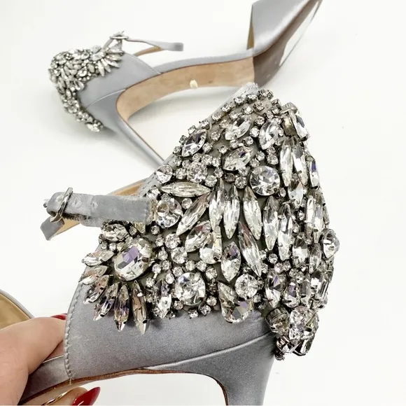 Badgley Mischka NWT Silver Harbor Crystal Embellished Pump, Size 11