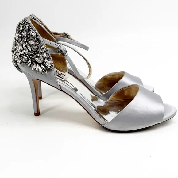 Badgley Mischka NWT Silver Harbor Crystal Embellished Pump, Size 11