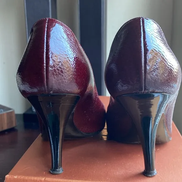 Baldinini Burgundy leather shoes with metal accents, Italian size 37 1/2