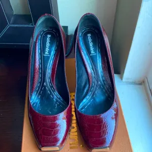 Baldinini Burgundy leather shoes with metal accents, Italian size 37 1/2