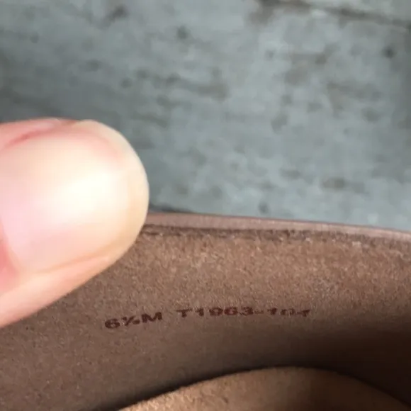 Ballet Flat Trotters Sugar in Dark Taupe Scalloped Edge Mary Jane Shoe