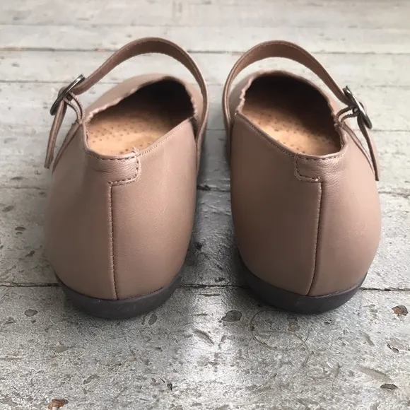Ballet Flat Trotters Sugar in Dark Taupe Scalloped Edge Mary Jane Shoe