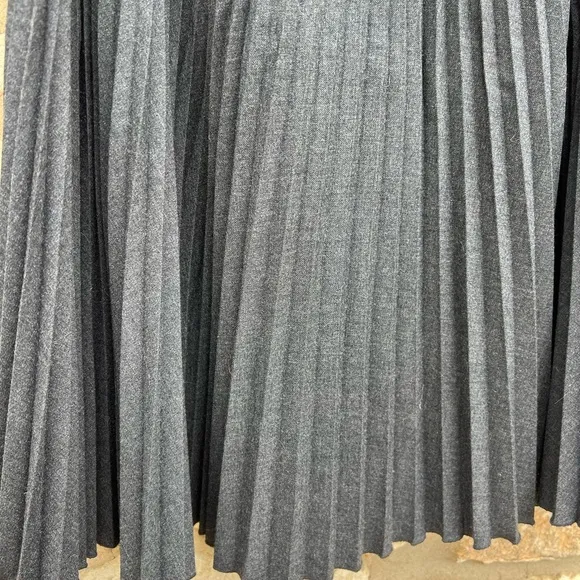 Banana Republic Anthrazit Wool Blend Pleated Skirt Size 6