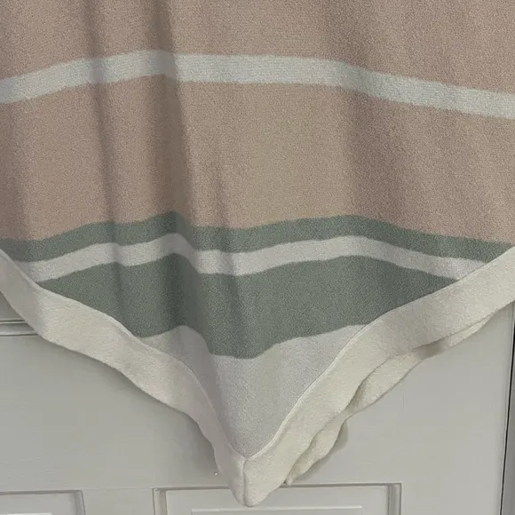 Barefoot Dreams CozyChic Ultra Lite Ocean Breeze Poncho Pink Multi OS Pastel