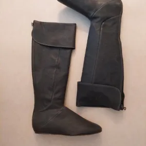 BCBGMAXAZARIA Hughes Charcoal/Grey Over-the-Knee Leather Flat Boots $495
