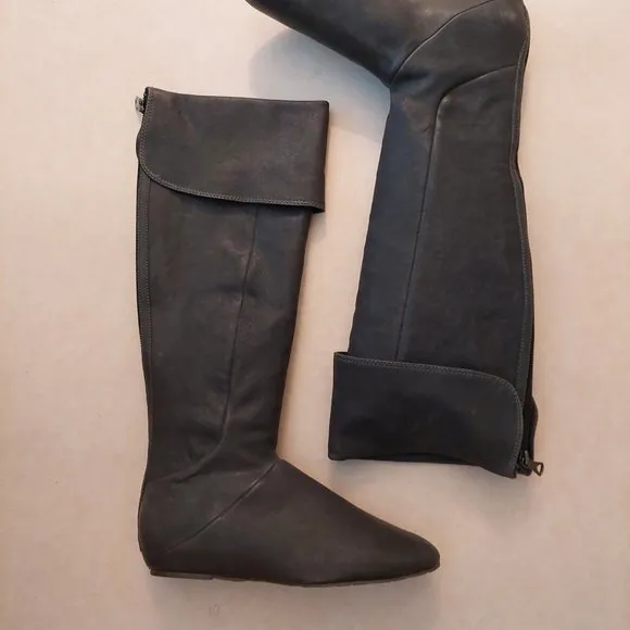BCBGMAXAZARIA Hughes Charcoal/Grey Over-the-Knee Leather Flat Boots $495