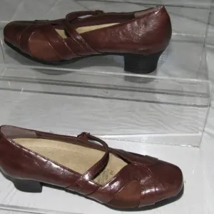 BEACON Denise Brown Mary Jane Shoes Size 7M