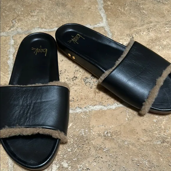 Beek Black and Tan Women's Slides