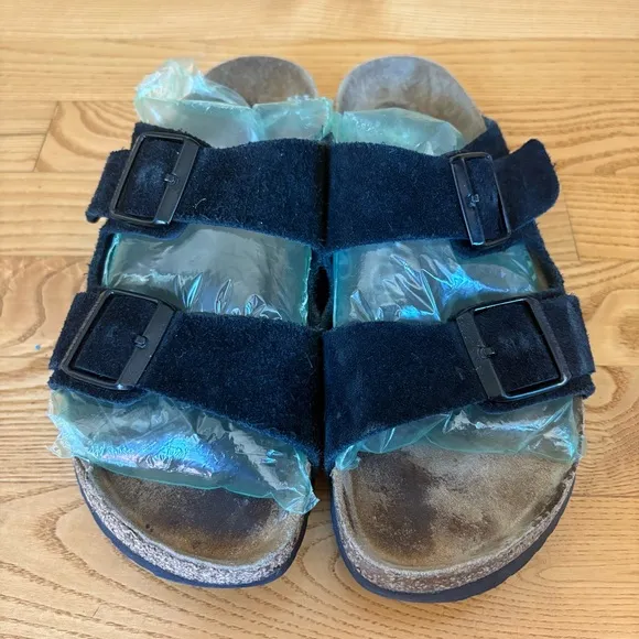 Birkenstock Arizona Black Suede Sandals Soft Footbed Size 39 US Adjustable Shoes