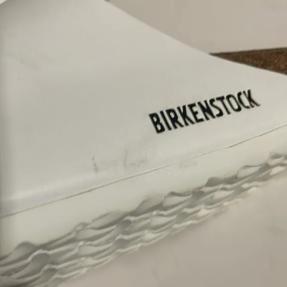 Birkenstock mens White Sandals shoes   Mens size 10