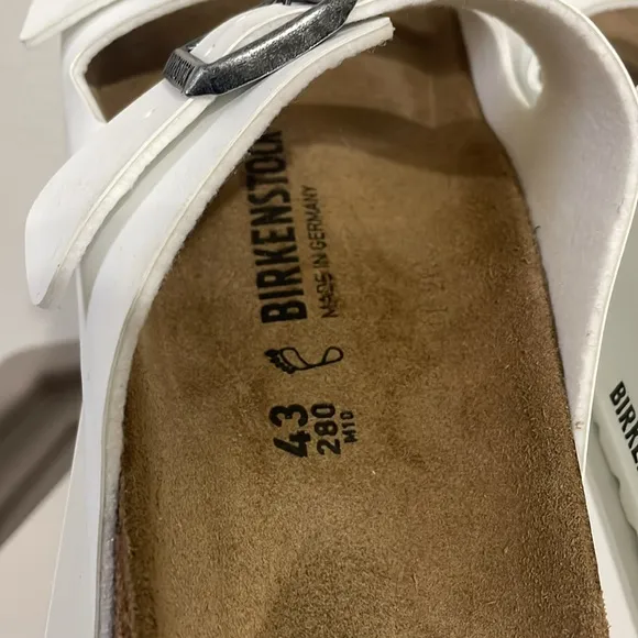 Birkenstock mens White Sandals shoes   Mens size 10