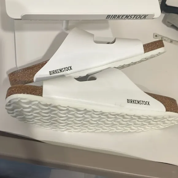 Birkenstock mens White Sandals shoes   Mens size 10