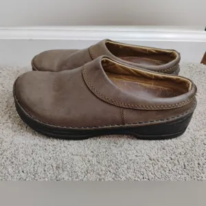 Birkenstock Women's Size 39/8us Narrow Brown Slip-On Shoes