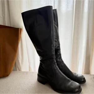 Black vintage leather y2k boots