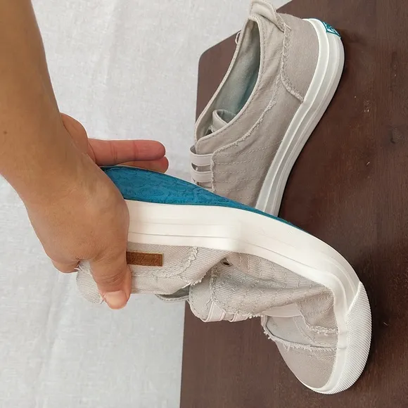 Blowfish Malibu Slip-on Flats Sneakers Tennis Shoes