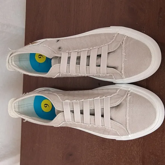 Blowfish Malibu Slip-on Flats Sneakers Tennis Shoes