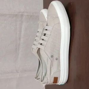 Blowfish Malibu Slip-on Flats Sneakers Tennis Shoes