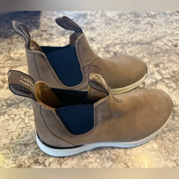 Blundstone Chelsea Suede Boots unisex mens 7 womens 9 brown pull on hike outdoor