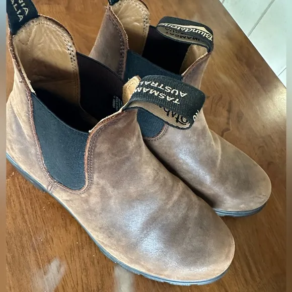 Blundstone Heeled Brown Leather Chelsea Boots