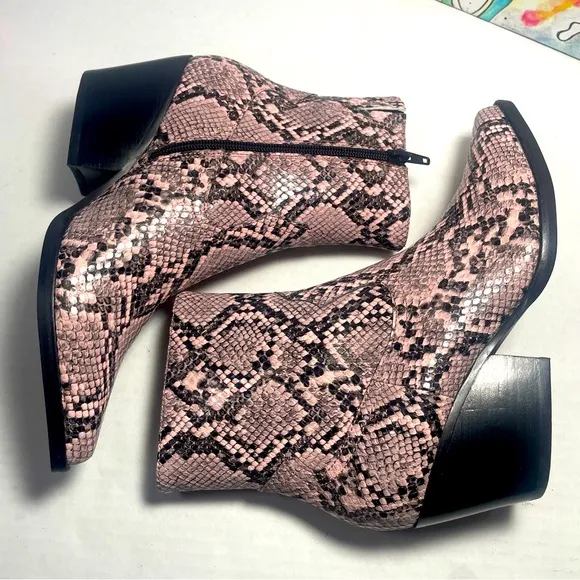 BNIB JEFFREY CAMPBELL KELAM 2 PINK SNAKE COWBOY BOOTIES 5.5M