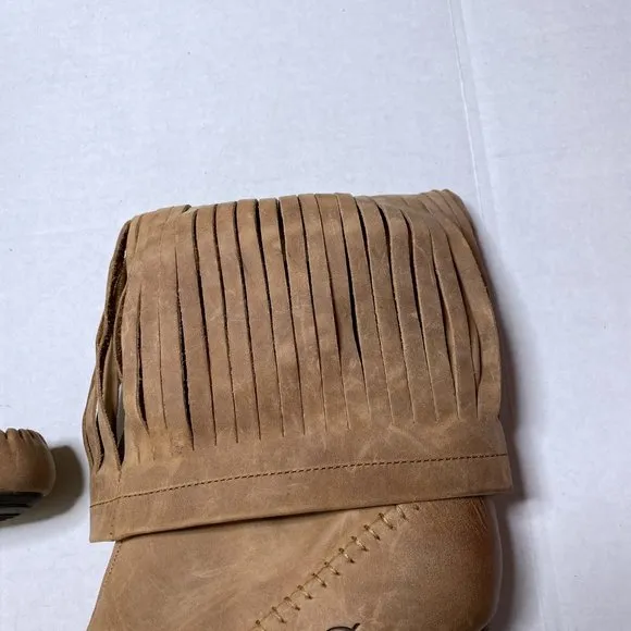 Born 7.5 Leather Banbury Suede Heeled Fringe Boots