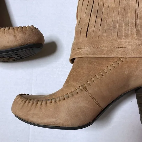 Born 7.5 Leather Banbury Suede Heeled Fringe Boots