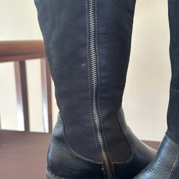 Born Baret II black, tall, leather suede zip up boots 7.5 W3359