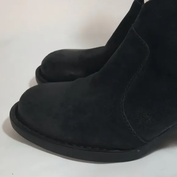 Born Black Distressed Suede Leather Ankle Booties Size 7M
