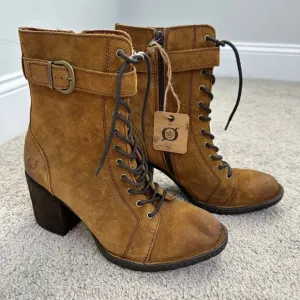 Born Cass Hiking boots In Chestnut