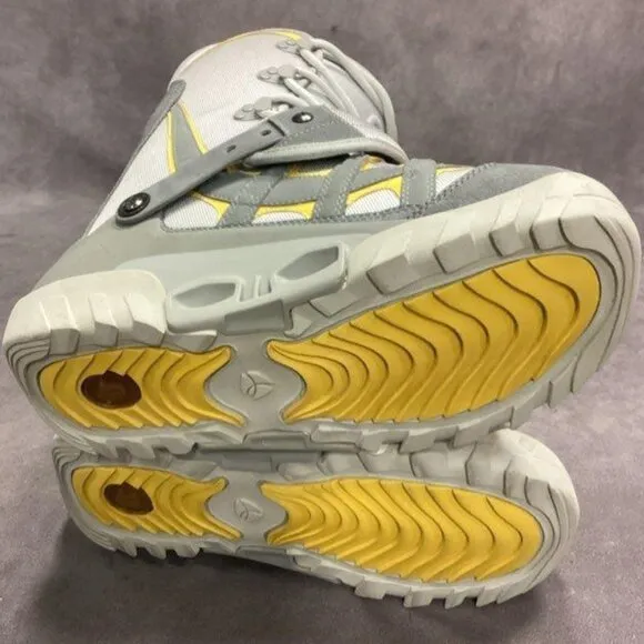 BRAND NEW BURTON MOTO SI STEP IN SNOWBOARD BOOTS! SIZE 10.5  LIGHT GRAY &amp; YELLOW